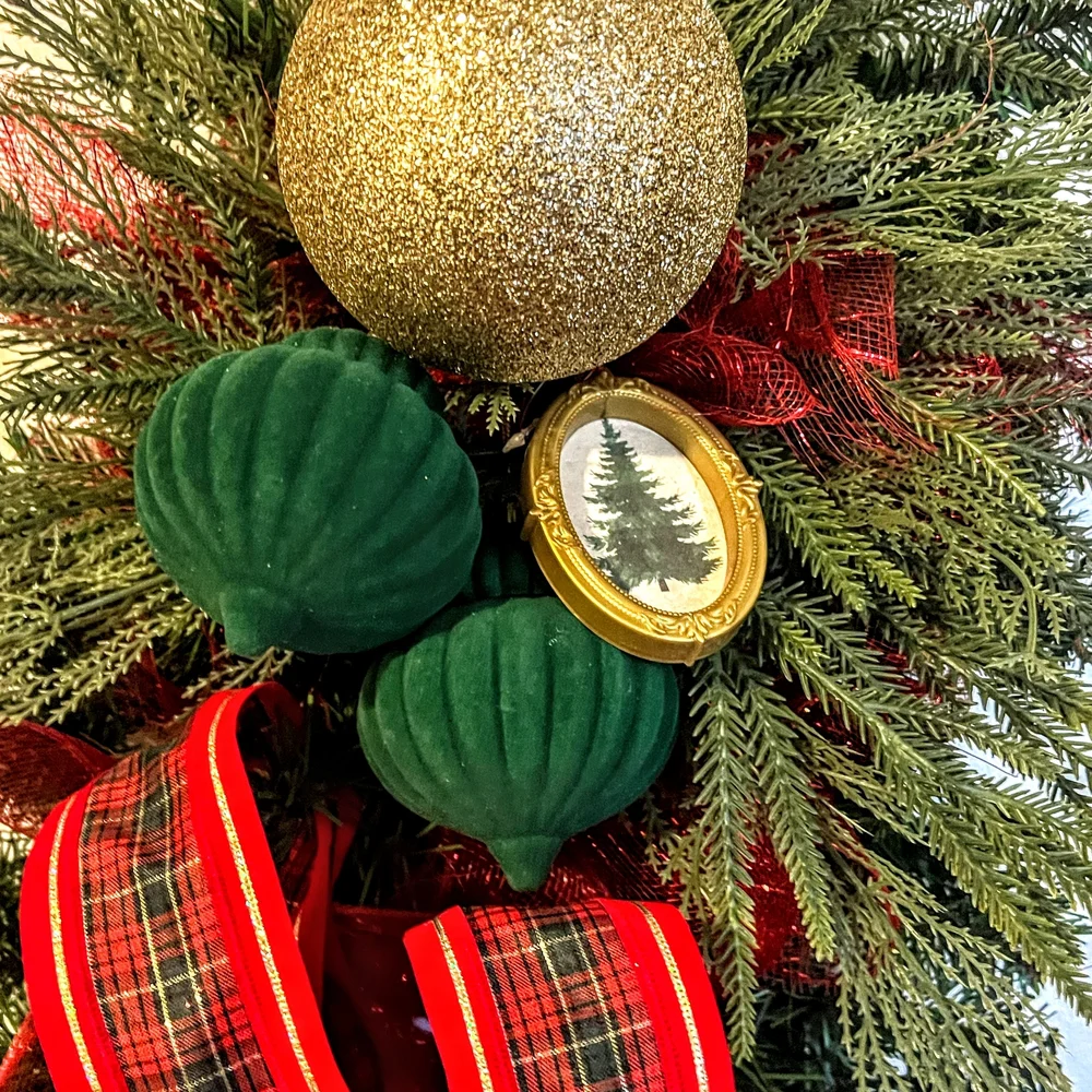 Elegant Holiday Wreath with Red and Gold Accents